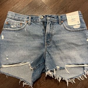 Abercrombie & Fitch “The Boyfriend Short”, Mid Rise